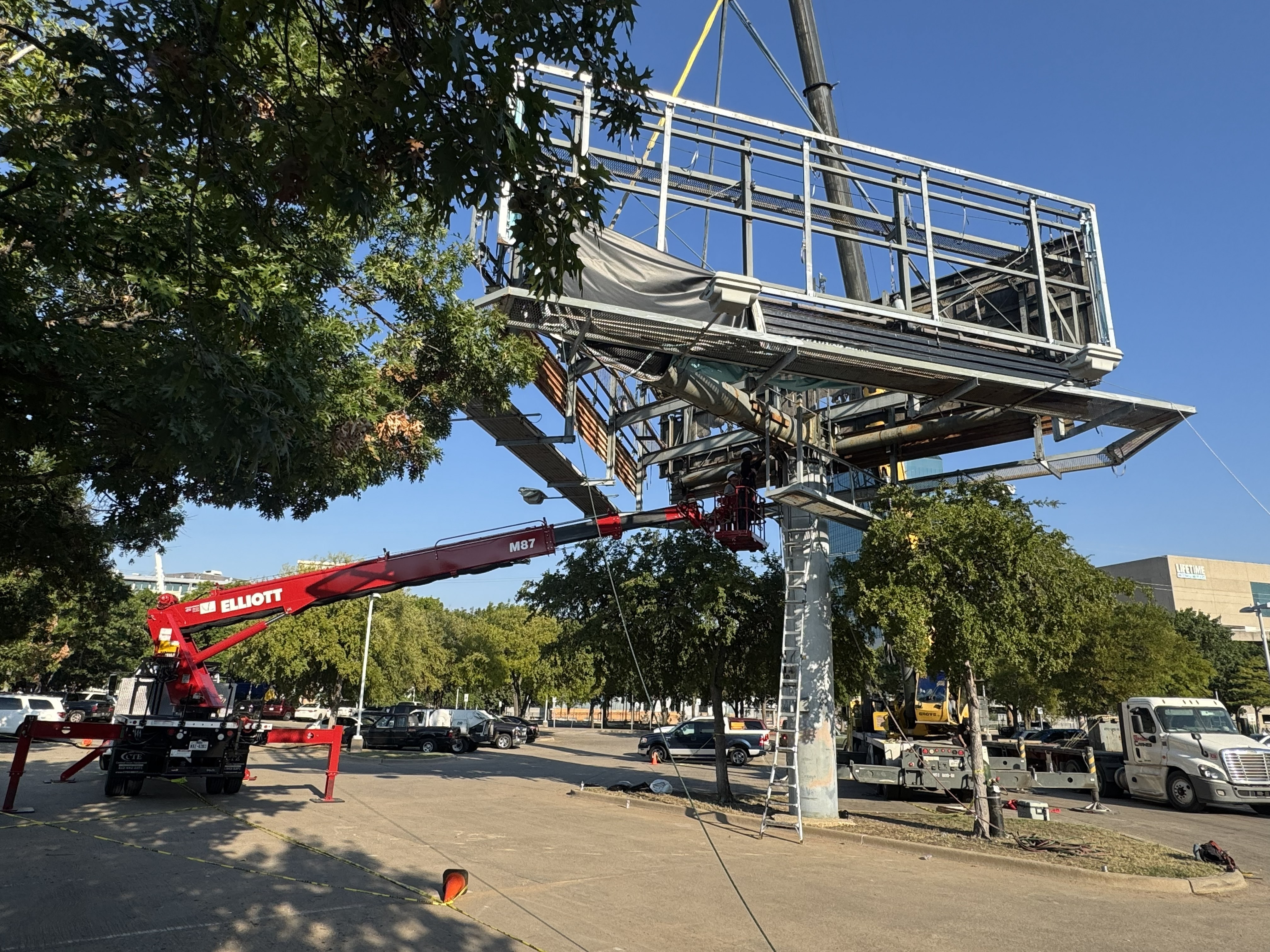 Billboard decommissioning — full structure removal