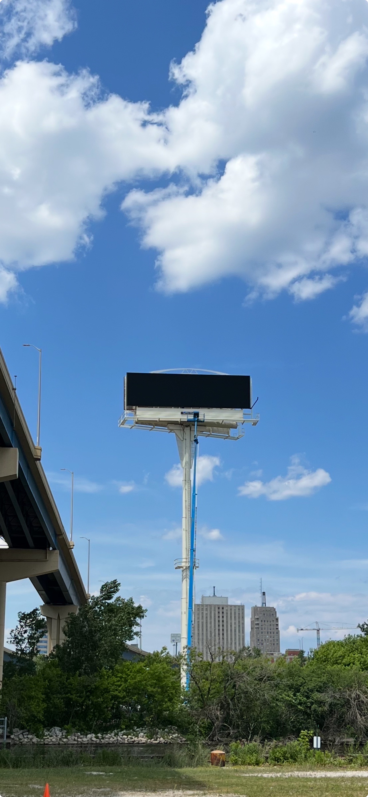 High-resolution digital LED billboard display